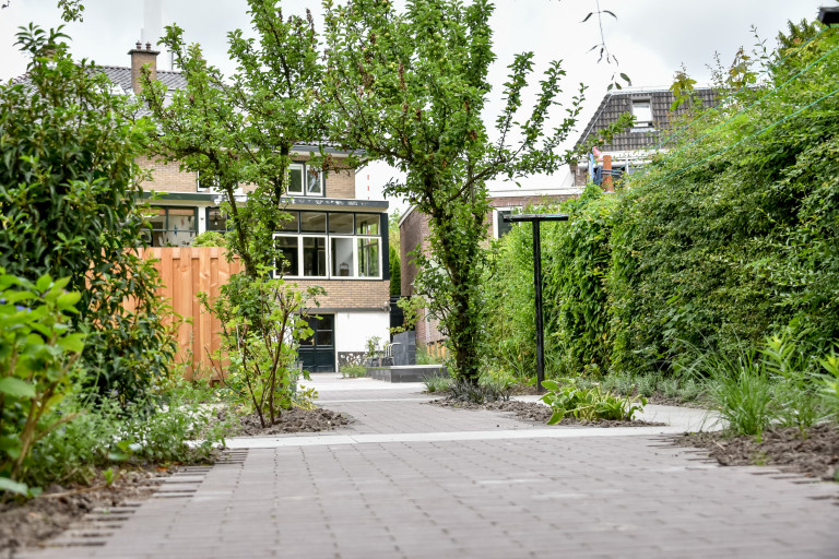 Lange smalle tuin inrichten ideeën.